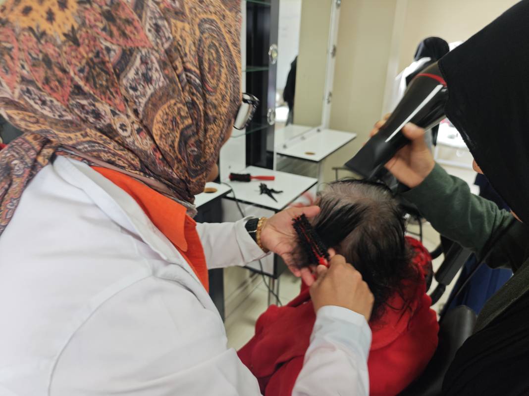 Kırmızı bir hayatın ünlü kahramanına Konya’da yüz güldüren dokunuş 13